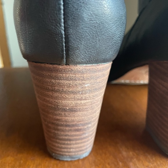 Cole Haan Nike Air 9.5 black leather booties w/ Stacked Heel - Picture 7 of 13